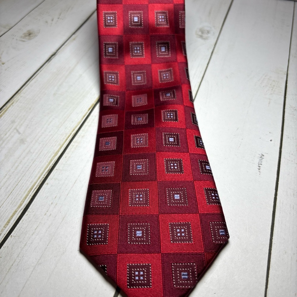 IKE BY IKE BEHAHR Mens Tie Red & Blue Geometric Square 60" x 3.5"